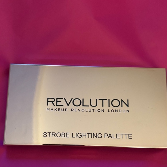 Revolution Strobe Lighting Palette - Metallic Silver - Picture 1 of 3